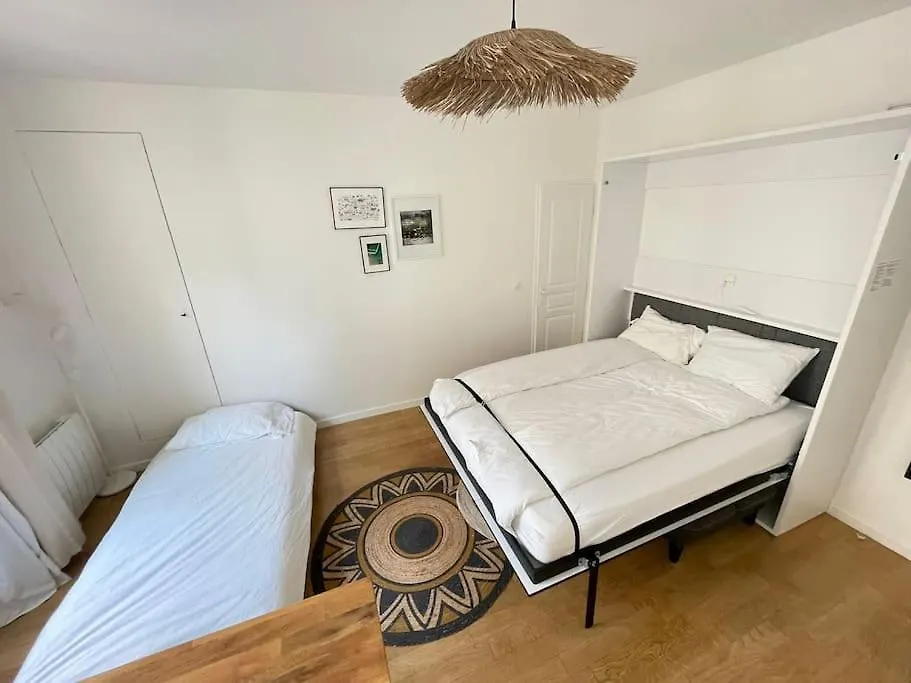 Cozy Modern Studio Paris Apartment
