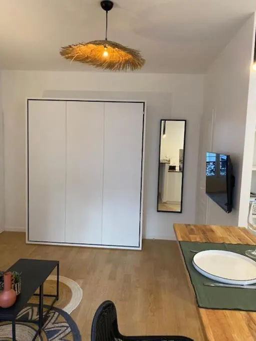 Apartment Cozy Modern Studio Paris France